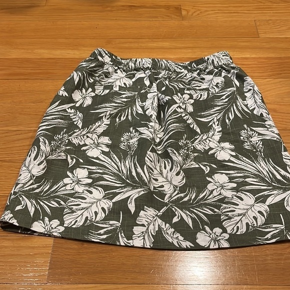 Kut  from the kloth tropical skirt size xsmall. - Picture 6 of 9